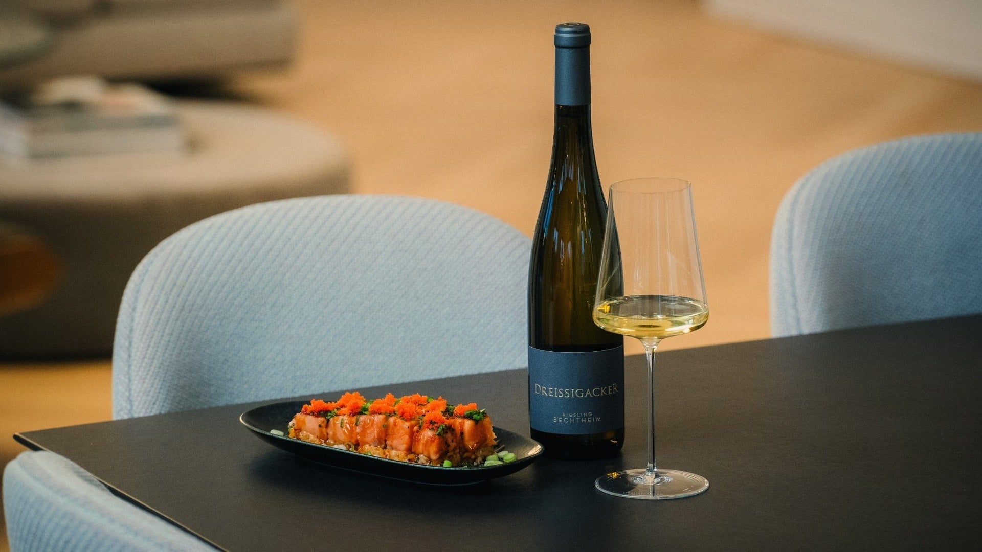 Spicy Salmon Sushi & Bechtheim Riesling