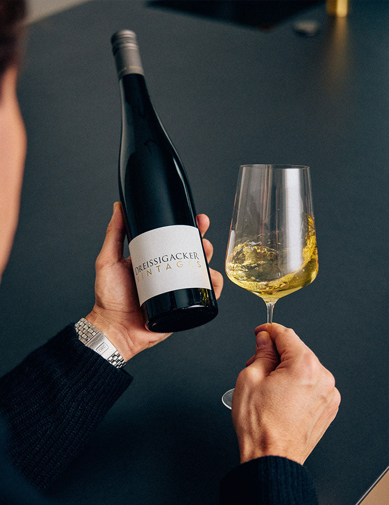 Vintages-Riesling_Vintages_Weingut-Dreissigacker_Produktfoto