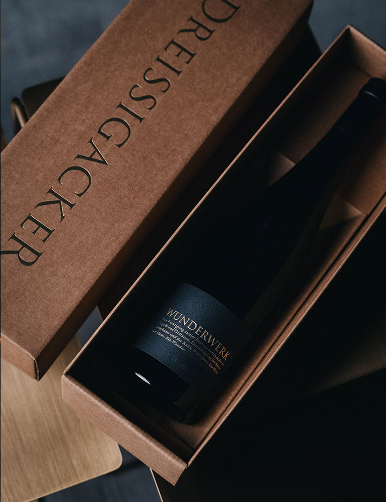 Wunderwerk-Riesling-Geschenk_Weihnachten_Weingut-Dreissigacker_Produktfoto