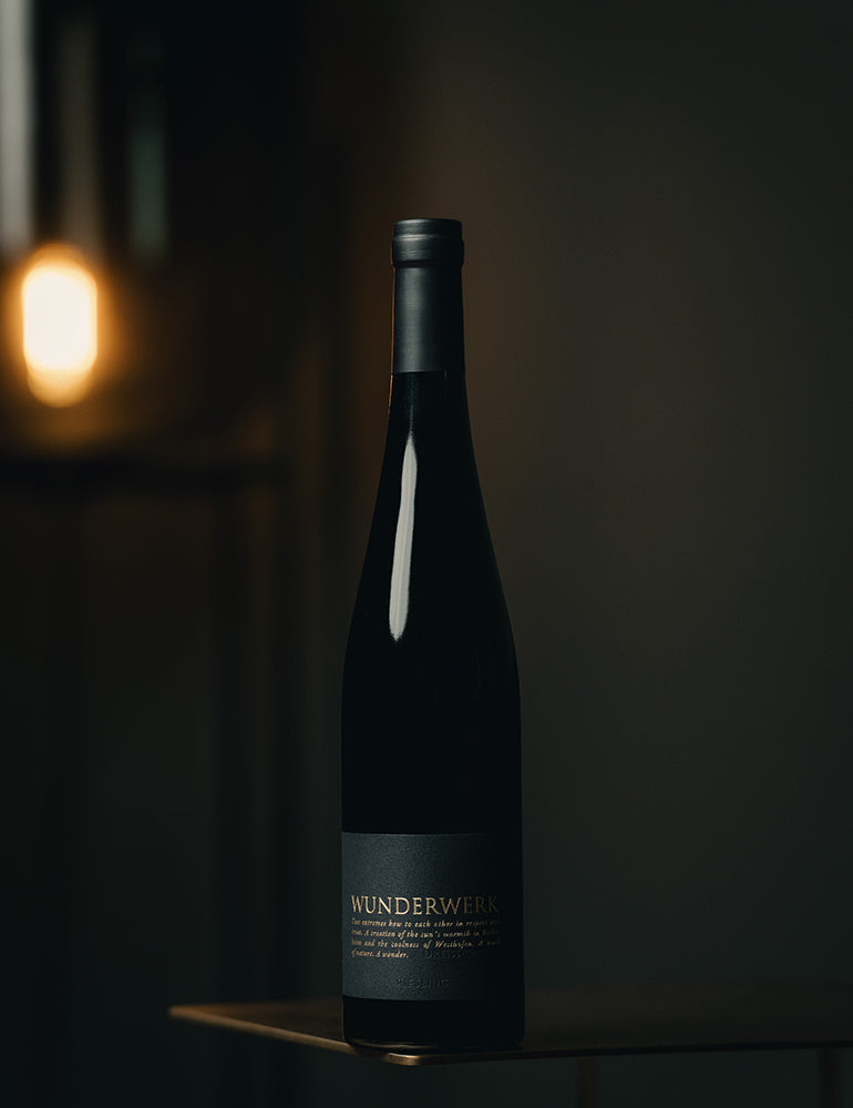 Wunderwerk-Riesling_Wunderwerk_Weingut-Dreissigacker_Produktfoto