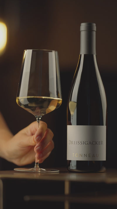 Tonneau-Weissburgunder-Tonneau_Weingut-Dreissigacker_Video-hoch