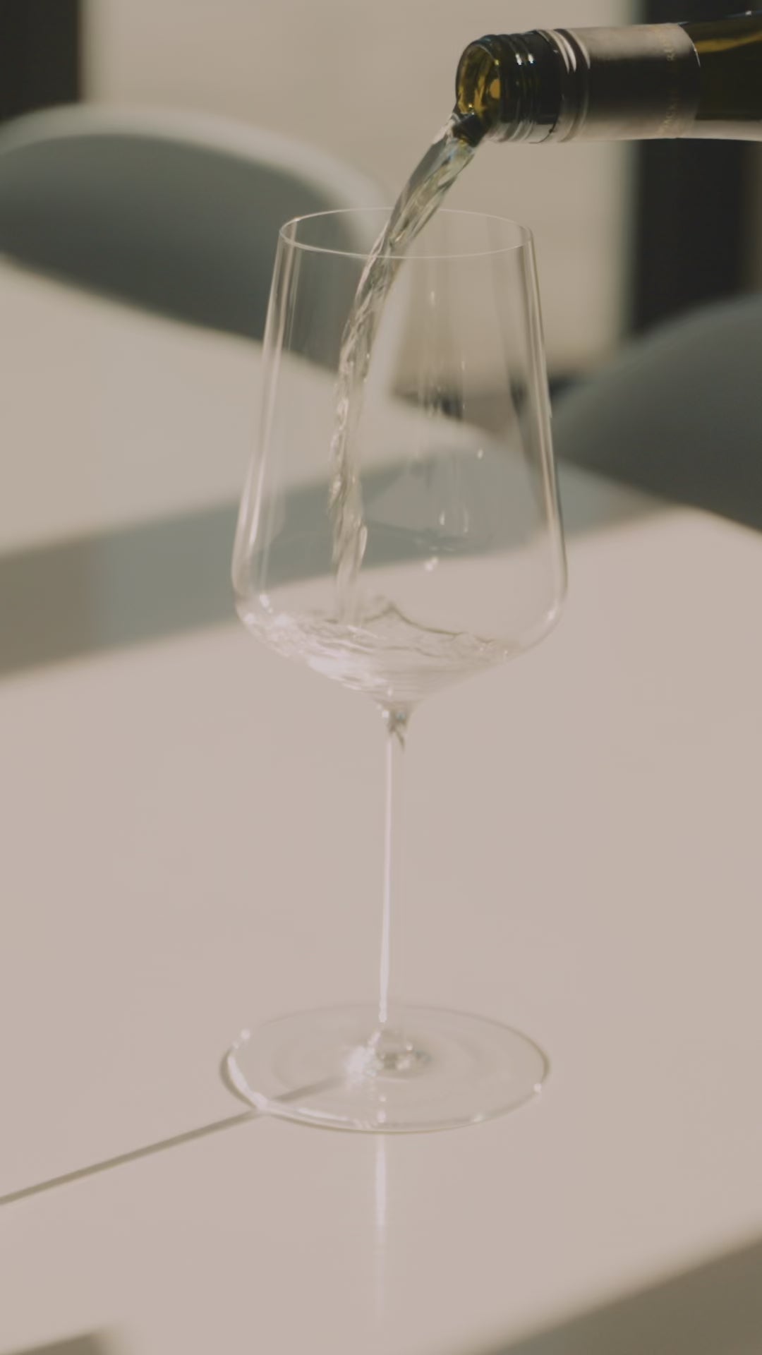 Chardonnay_Gutswein_Weingut-Dreissigacker_Video-hoch