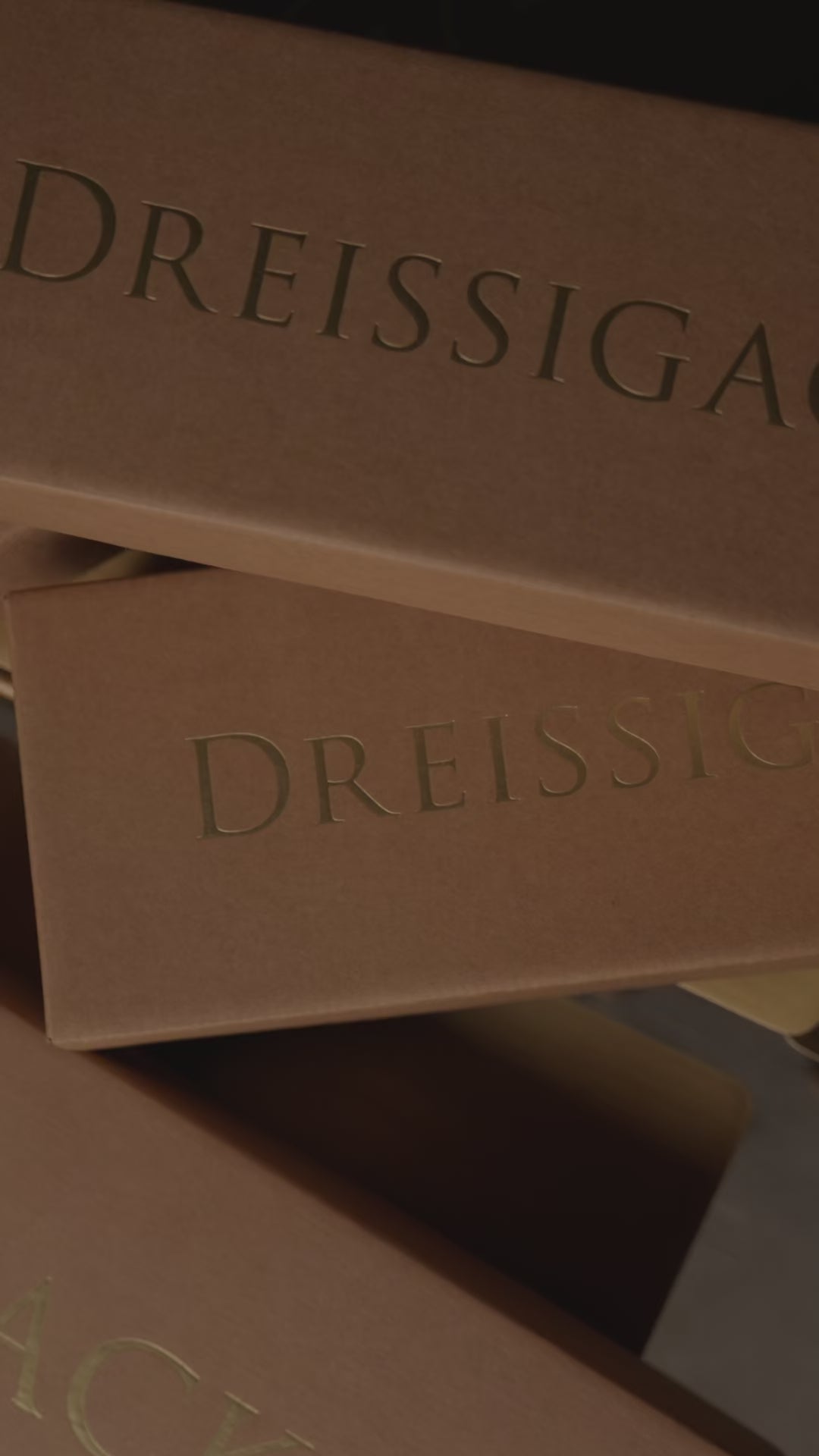 Pakete_Weihnachten_Weingut-Dreissigacker_Video-hoch