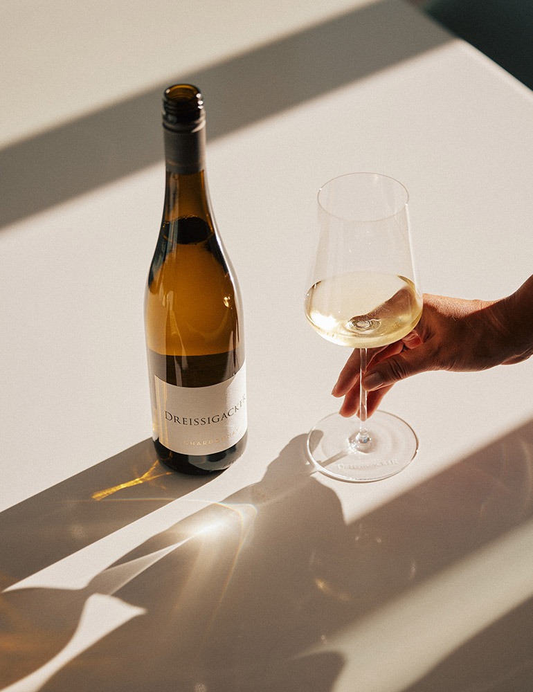 Weinflasche Dreissigacker Chardonnay, vollmundiger Weißwein mit cremigen Noten